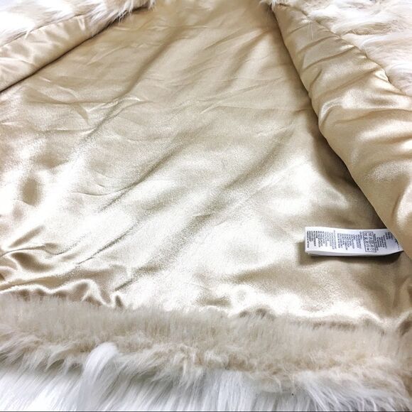 Forever 21 Ivory Long Faux Fur Vest - Picture 4 of 5